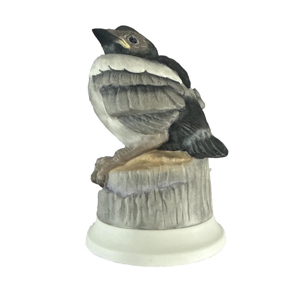 Boehm Fledgling Magpie Figurine Ceramic‎ Made in USA Vintage